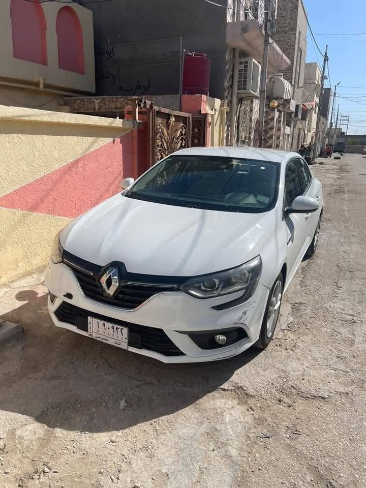 سيارة رينو ميكان موديل 20 خليجي مكفوله كفاله عامه  محرك وكير ياباني نيسان سيارة جديدة السعر ب ٩٥ وبيه مجال العنوان الديوانية المركز الاستفسار الاتصال على الرقم ***********
