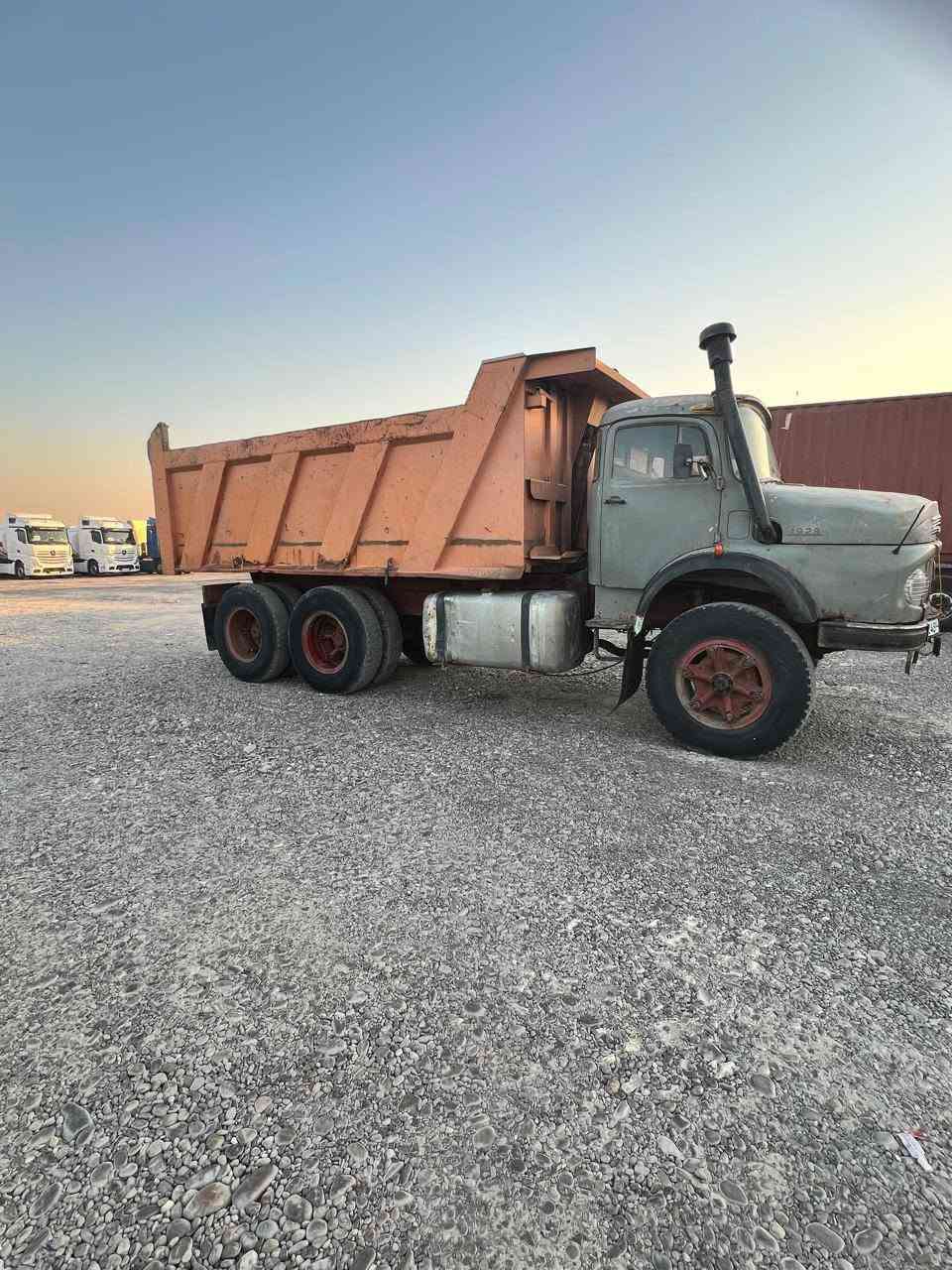 السلام عليكم اقجم للبيع موديل 79 رقم بغداد مكانيك جديد شاصي ما مصبوغ ***********

