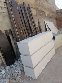 رفوف محل موبايل • ٣ امتار • ميز ٢