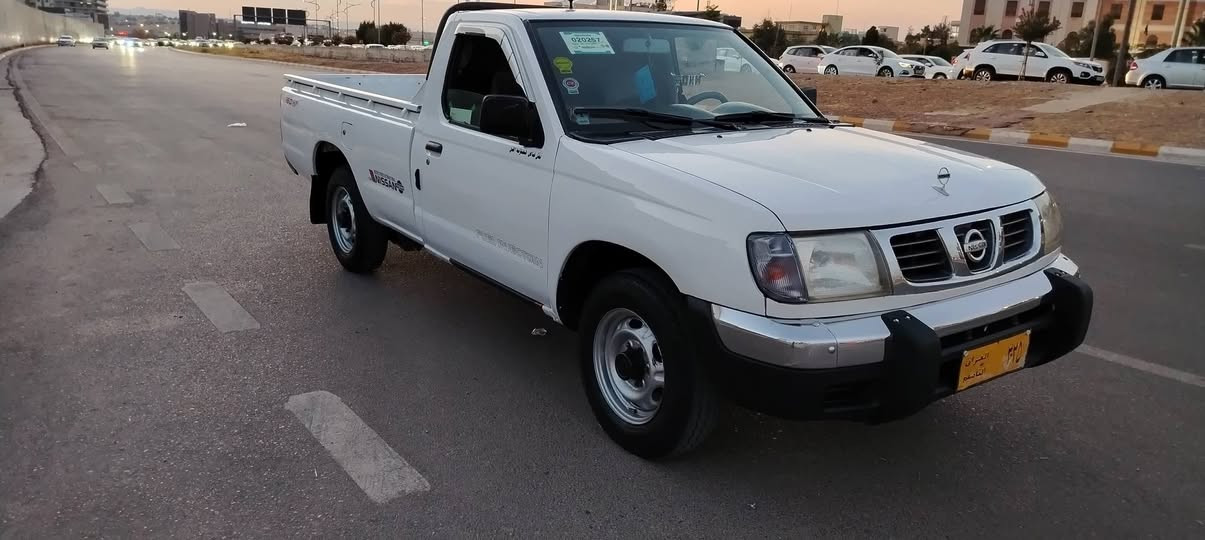 بەناوی خوای گەورە نیسان بۆفرۆشتن مۆدێل 2002تەبرید نمونە لۆکلۆک پێشی کرانەوەی نیە شانو سەقفی هیچی پێوەنیە بۆدی سفرە کون نەکراوە لۆکلۆک ئاڕم پلاسیک سلێیمانی بەشەرتی گێڕومەکینەوئەکسل بەشەرتی ئاڕموئەوەلیاتو خرامە*********** شربازهير, السليمانية

