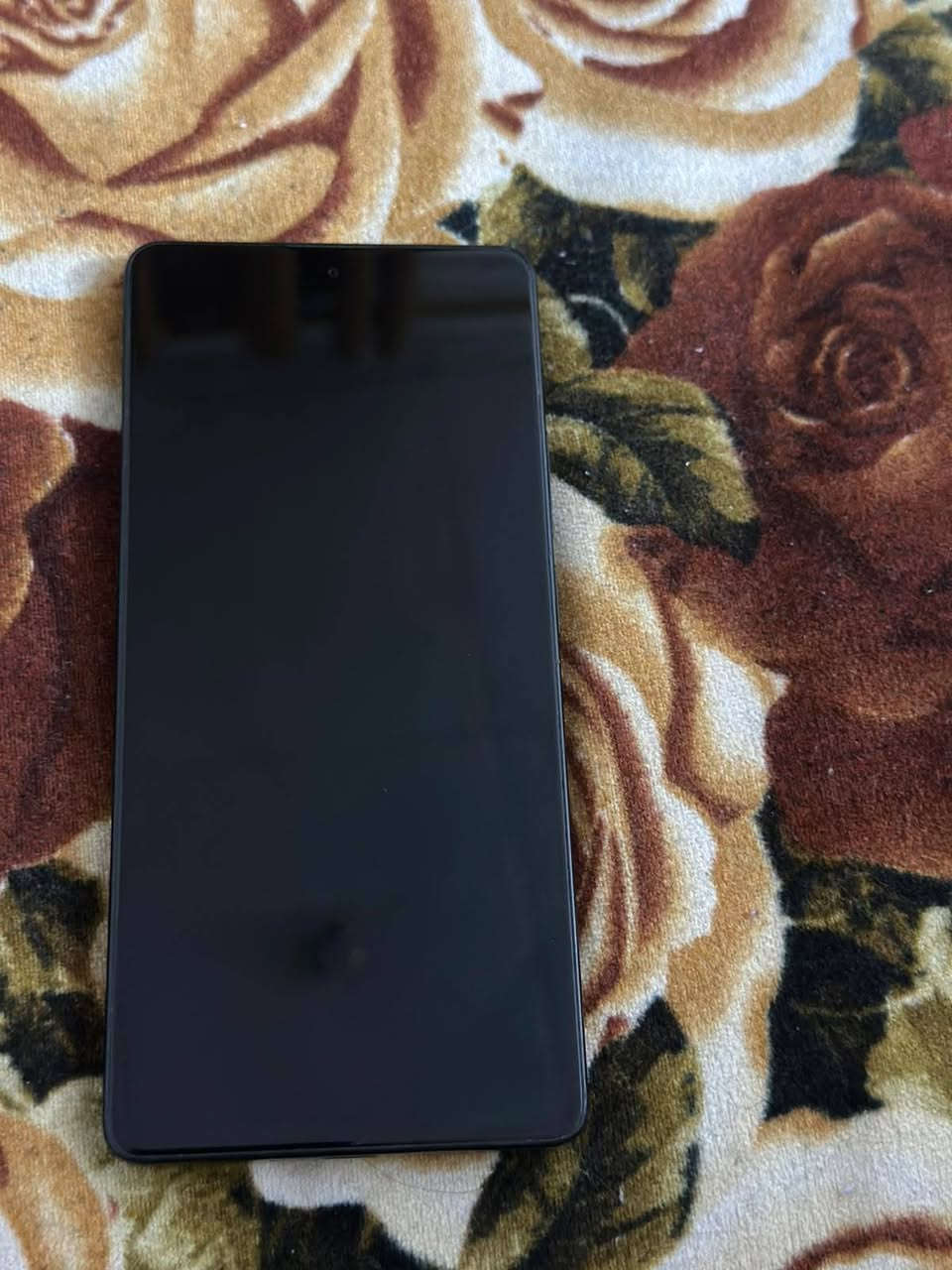 جهاز Poco M6 pro للبيع نظيف جدا
ذاكرة 256 يحتوي على 2 سيم كارت 
الكارتونه موجودة مع جميع الملحقات والشاحن الاصلي 
السعر 250 الاتصال ***********وات ساب
