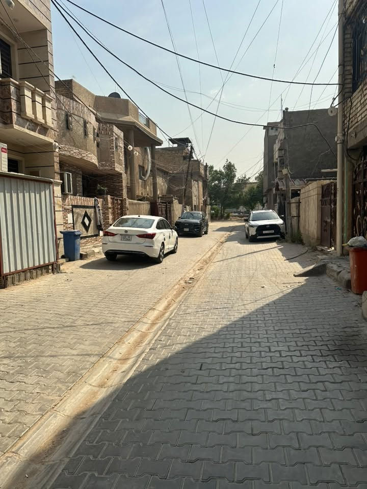 السلام عليكم بيت 75م لبيع في حي القاهره بالقرب من جامع النداءبسعر مناسب الواجهه 5م والنزال 15مّوالشارع 8م لاستفسار ***********
