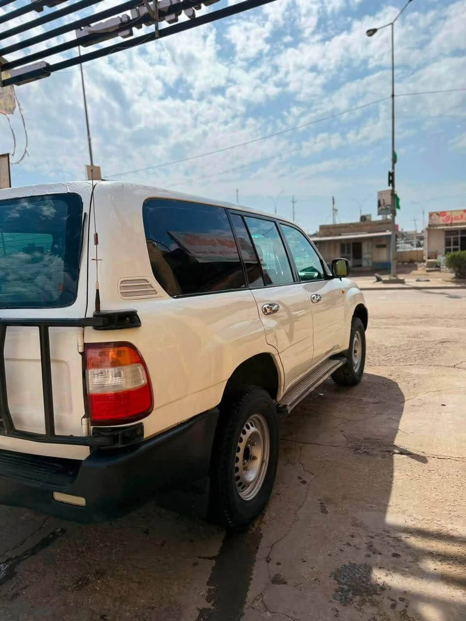 مونيكا مديل 2003 سلك قطري دبل سبير دبل تانكي السياره شوف العين بيها قطع صبغ تجميلي بيها ضربة خفيفة بالجاملغ الخلفي الأيسر  البدي حلوه ونصبتها حلوه السياره حداده تبريد مكينة كير كله تمام 
السعر 100 وبيها مجال قليل 
*********** البصرة, العراق
