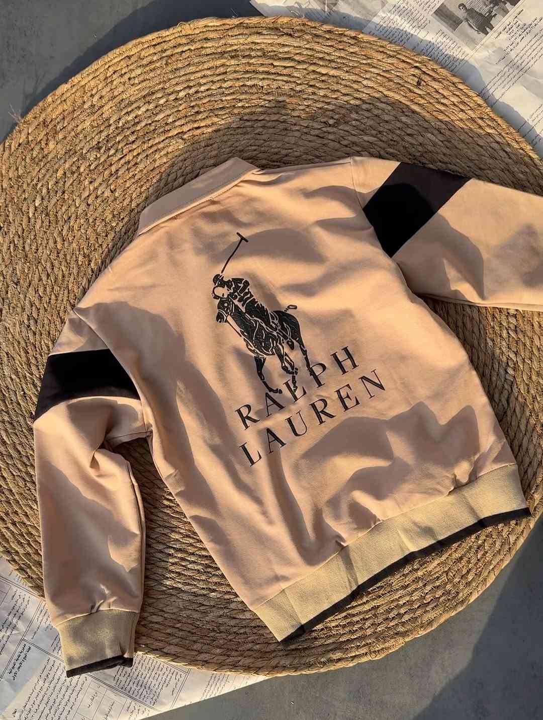 ⁨	⁨	🧥 تيشيرت بولو ولادي ستايل ودفا بنفس الوقت 🤍

متوفر بالألوان:
الابيض والماروني وبيجي

📏 القياسات: من 6سنوات إلى 12 سنة

خامة مريحة ولوك مرتب والطلعات ✨

📍 العنوان: السيدية – الشارع التجاري – بوتيك الفسيلة
📩 للطلب والاستفسار راسلونا خاص⁩⁩
