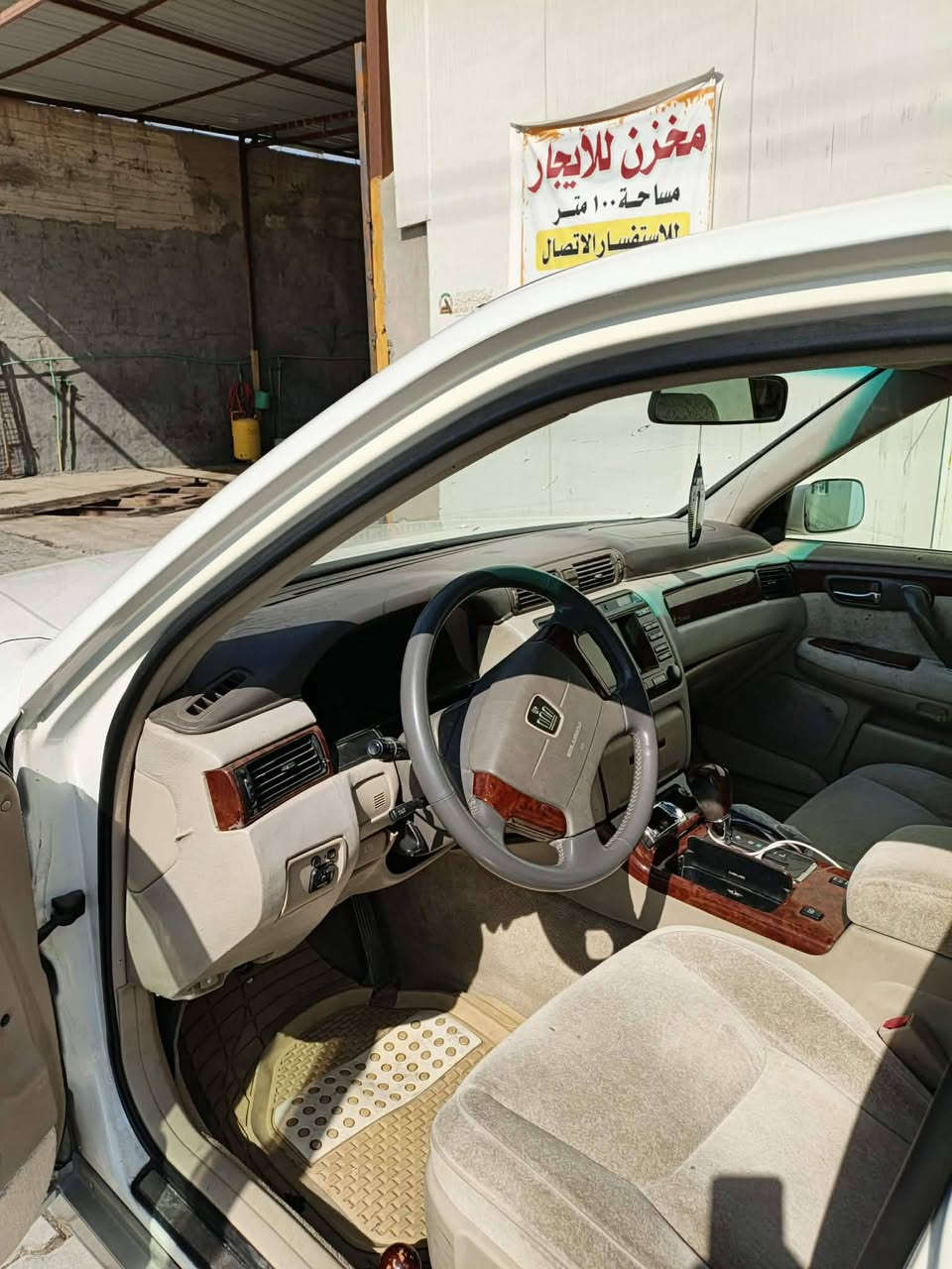 السلام عليكم للبيع ملكه 2003 كرستال اصل رقم كركوك مدفوع كمرك قرار 48 دكمتين D4 الزغير جاهزه من كلشي ومكفوله من الكص والحادث ***********
