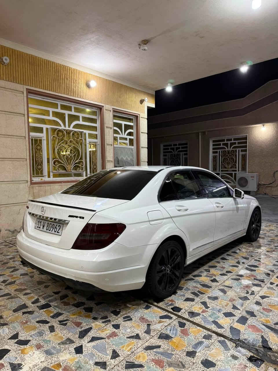 سلام عليكم 
البيع مارسيدس  C63S
موديل 2013  رقم بغداد 
تحويل مباشر
مصبوغه حزام 
مواصفات 
حجم المحرك 6
كير اتماتيك
بصمه
تبريد قطعتين 
تحكم ستيرن جهتين 
كراسي كهرباء 
المقاعد جلد
اشاره بل مري 
ويل كروم 
شاشه حجم كبير 
كامره دواره 
حساس امامي وخلفي 
بعد بيها هواي مواصفات 
السعر 90 $ ورقه بيها مجال بصيط 
العنوان بغداد جسر ديالى الجديد
 تقاطع 9 نيسان 

الاستفسار ***********
ابو محمد الشمري
