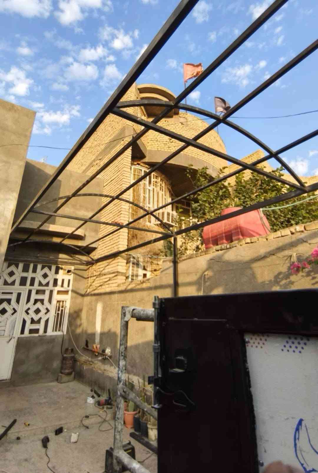 حداد متنقل • جملونات • سقايف