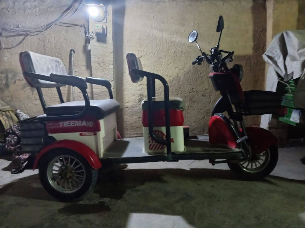 دراجه ثلاث عجلات نوع سيما شحن اربع بطاريات عنوان سبع البور 
***********
