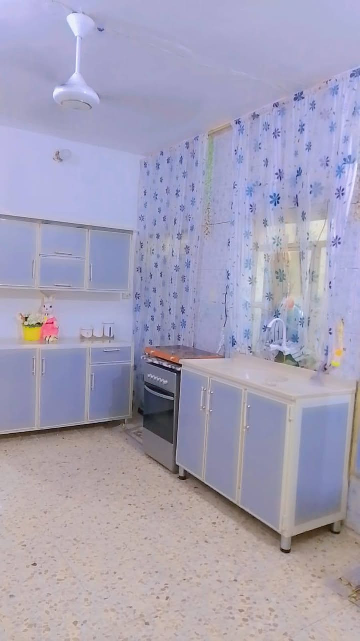 بيت للبيع 100 متر على شارع 20 صاير بين خدمات مسقط وبين السكلات  رقم التلفون يوجد واتساب‏ ‪***********‬‏
