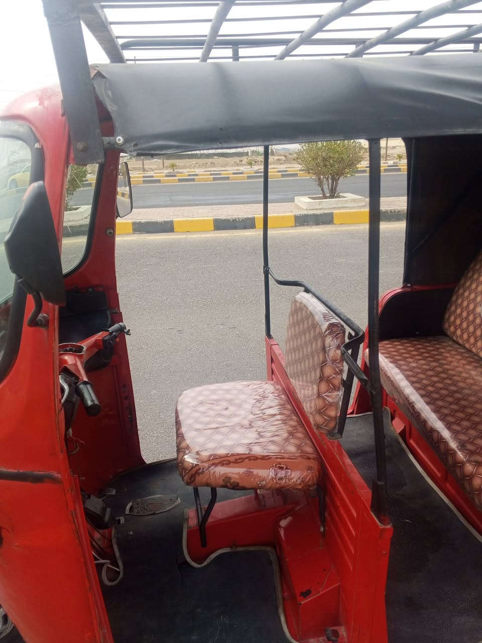 لا توجد تفاصيل

نص مكتوب في الصور:
- ***********