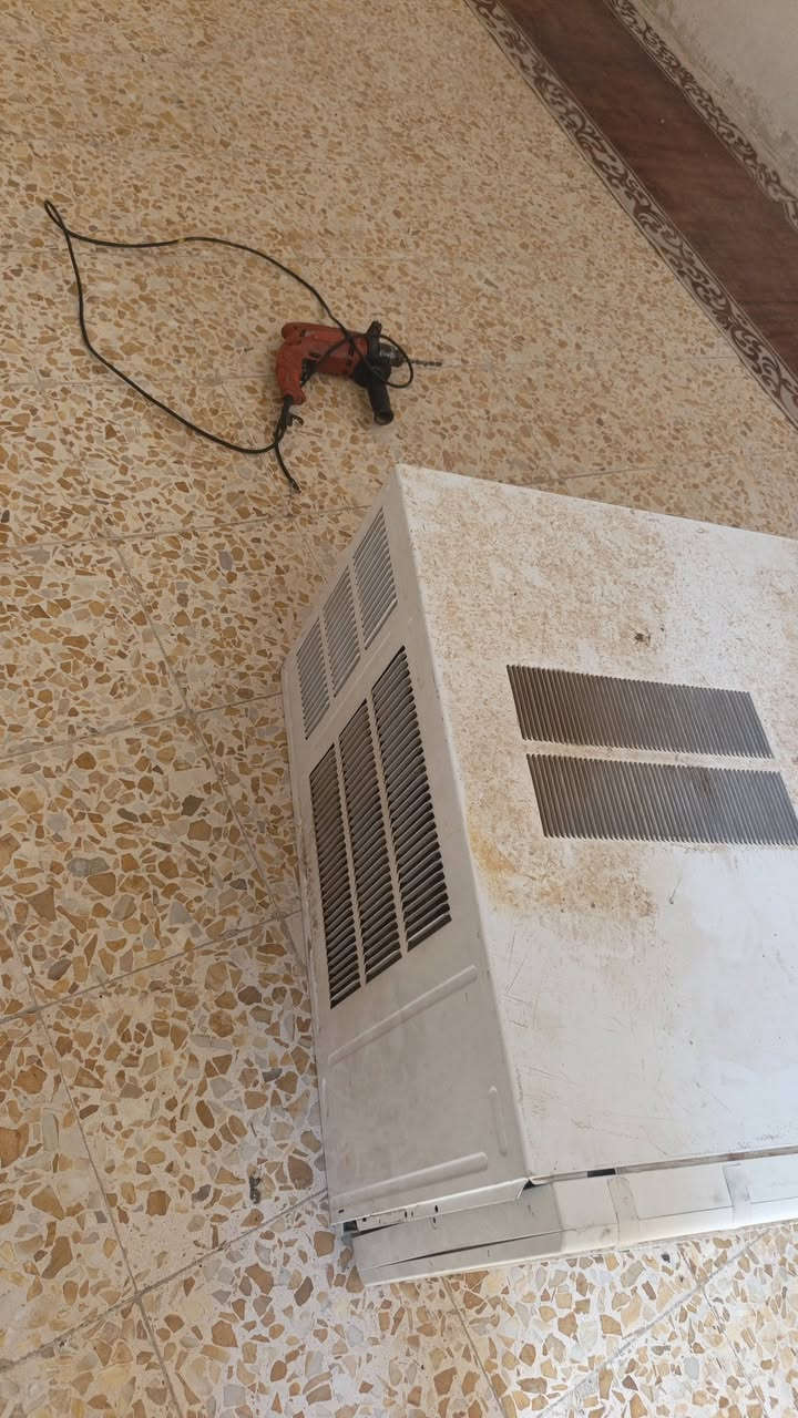 سلام عليكم مكيف للبيع بس منقص غاز بسعر مناسب ***********
