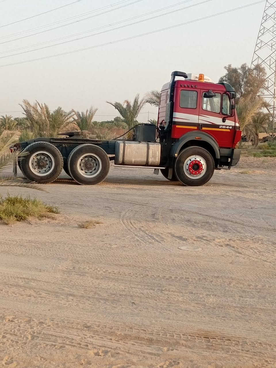 سلام عليكم سياره للبيع موديل 90 مكينه 38 دبل تيربو لا تنقيص ولا بخار كير 210 جديد رقم نجف ثلاث لوحات مربوطه قلاب سنويه ل 29 مجموعه جيف الا ستفسار على هاذه رقم ***********
