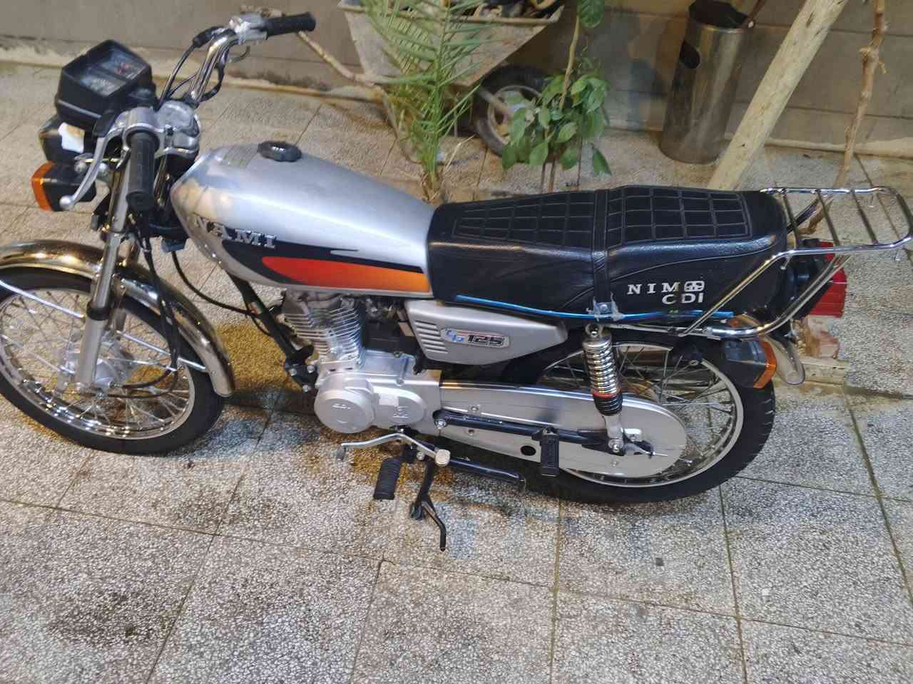 السلام عليكم اربعه كير للبيع مديل 26كفاله عامه دراجه ما صارله هواي طالعه من معرض اوراق زيتي كهربائيات كله شغا
محرك ما مفتوح احلى من صوره 
السعر 750بيه مجال 
رقمي ***********بي وتساب شراي تصل وبيك خير ودلل
