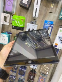 ايباد الجيل التاسع • نضيف • خط بالشاشة