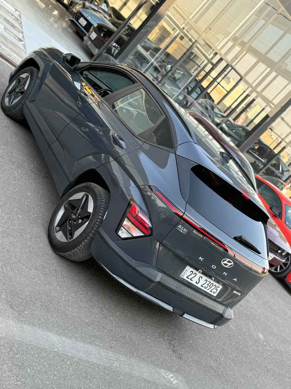 هيونداي كونا كهربائية موديل 2024
كهربائية بالكامل
عداد 38,000 كم 
الشحنة الكاملة تمشي 500 كم فعلي
حادثها دعامية فقط ومبدلة بنفس اللون

💎ــسعر✅:: 159$🔥🔥

بحالة الوكالة رقم شمالي اربيل 
تحويل مباشر نسخة نص فول تدفئة الكراسي
رادارات أمامية وخلفية
رادار مساعد للسائق
شاشة كبيرة متصلة
كاميرا خلفية
دخول وتشغيل بدون مفتاح
أضوية LED
مكان السيارة: الموصل/ جانب الايسر/ مدينه المعارض الجديده 
معرض الركن الذهبي 📍

رقم التواصل :: ***********☎️
***********☎️
