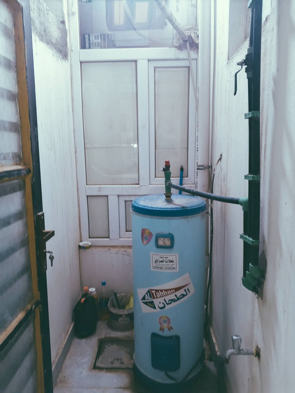 بسم الله 🤲 مشتمل للبيع 100 متر طابق واحد. يحتوي ع استقبال ومطبخ وصاله 🏡وغرفة نوم وصحيات داخليه و خارجيه وبيتونه .. طابو زراعي سند 25 العنوان دور 🏡الزراعه الثالثه مقابيل الجامع ..  🏡بناء حديث .. السعر 60 وبي مجال.. للاستفسار الاتصال ☎️*********** 🏫
