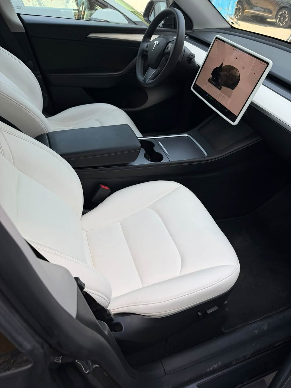 السلام عليكم 
تسلا Y موديل 2024 دبل ماطور پيرفورمانس 
2024 TESLA Y Dual motor performance 
السيارة اون لاين ومربوطة على التلفون
Online and connected to phone key
رقم أربيل سنوية وهزة جديدة لون مميز فيلي وداخل أبيض جديد ماشية ٢١ ألف فقط بعدها جديدة كلش 
سيارة تحفة وروعة 
صار بيها حادث الله يبعد عنكم كل سوء وأبيعها على وضعها 
وياها شاحنة أيضاً 
الضرر چاملغ وشوية من الباب والويل وحدادية مال الويل 
السعر 195 $ 
رقم الشاصي 7SAYGDEF1RF153247
بغداد مجمع الايادي السكني 
أبو علي *********** يوجد واتس آب
