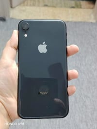 آيفون XR • ٦٤ • غير مفتوح