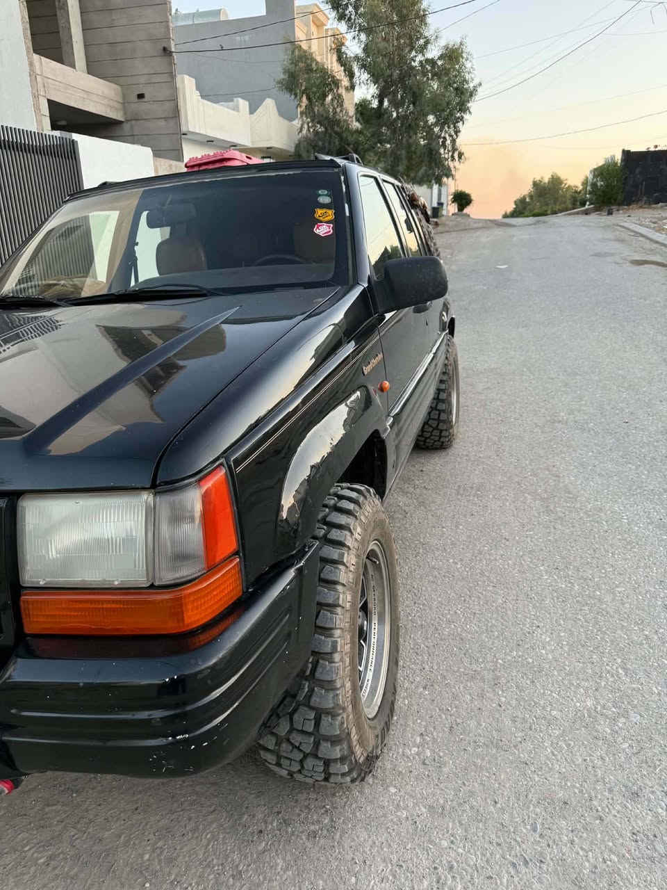 کوردی /عربی
‎جیب گراند شیرۆکی مۆدیل ١٩٩٦ 

‎سەیارەکە زۆر جوان ماوەتەوە هەموو گیانی بە شەرت 
‎٦ پستۆن 
‎کوشن جل 
‎کوشن هیتەر 
‎تەحدید سورعە 
‎سەنەوی بەسەرچوە 
‎نرخی ٥٧
‎جيب جراند شيروكي موديل 1996
‎السيارة نظيفة جداً وخالية من أي نقص (بشرط الفحص)
‎6 بستم
‎ كشنات جلد (مقاعد جلد)
‎كشنات تدفئة (مقاعد تدفئة)
‎تحديد سرعة (مثبت سرعة)
‎السنوية منتهية
‎السعر 57 
***********

