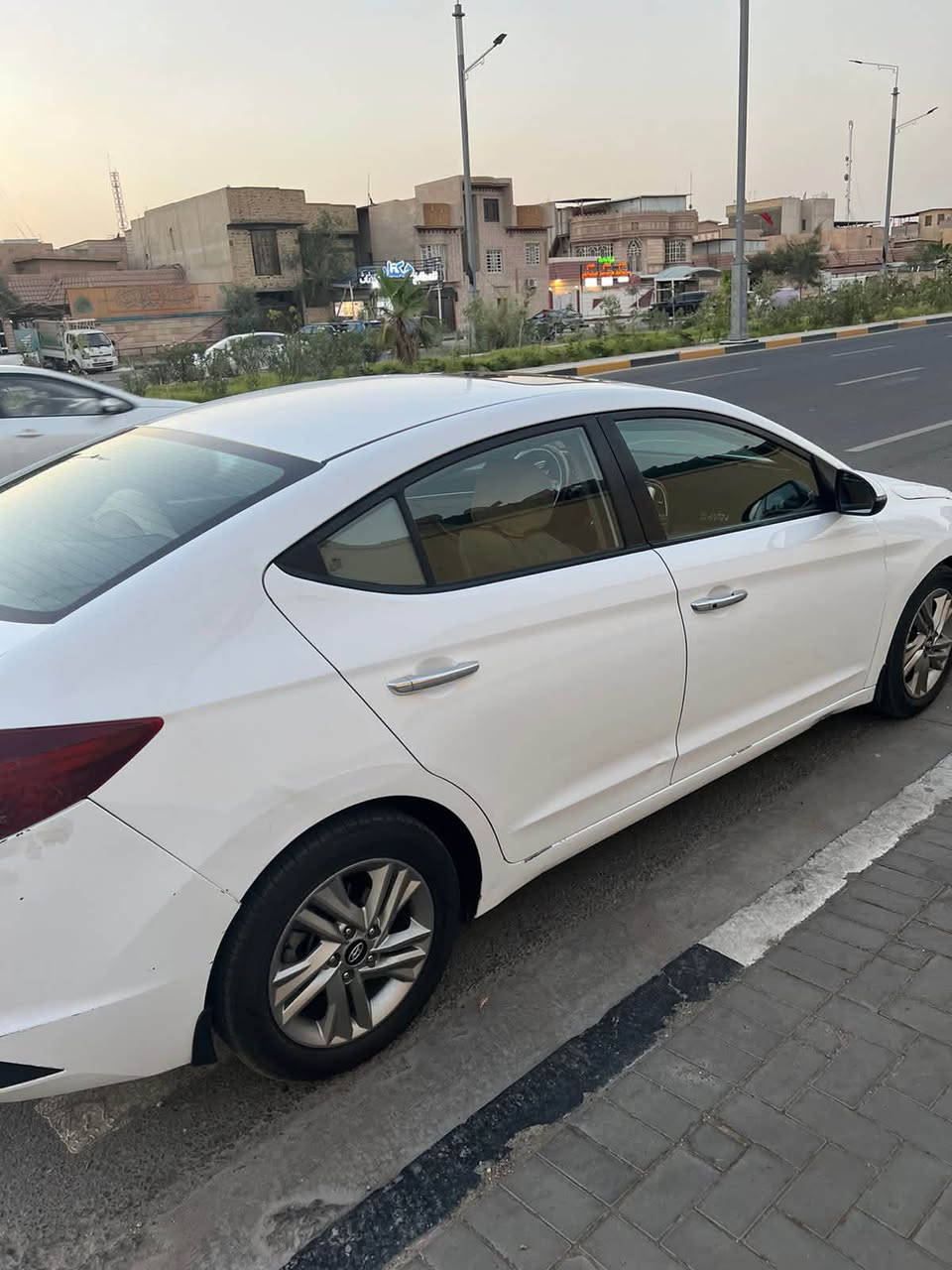 النترا 2019 خليجي
رقم اربيل  

الضرر 3 قطع صبغ 

فول مواصفات 1/1 

فتحة 

بصمة ابواب + تشغيل

صندوق ذكي 

اشاير ترحيب 

حساسات امامي+حساسات خلفي

اشاير بالمري

كامره دواره. 

شاشة

3 وضعيات قيادة 

تحكم ستيرن 

قطعتين تبريد

مكينة 2000

السعر 130 

مكان السياره بصرة الجبيلة

رقم الهاتف  ***********
