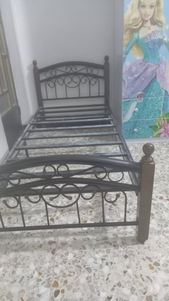 ‎ﻃﺒﻠﻪ وﺳﻄﻴﻪ ٢٥ اﻟﻒ ﻣﻴﺰ ﺑﻼزﻣﺎ ﺗﺮﻛﻲ ٣٠ اﻟﻒ ﺟﺮﺑﺎﻳﻪ ﻧﻔﺮ ﺗﺮﻛﻲ اﻻﺻﻠﻲ اﻟﺜﻜﻴﻠﻪ اﻟﺴﻌﺮ ٥٠ اﻟﻒ‎ زكوطة, سيدي قاسم
