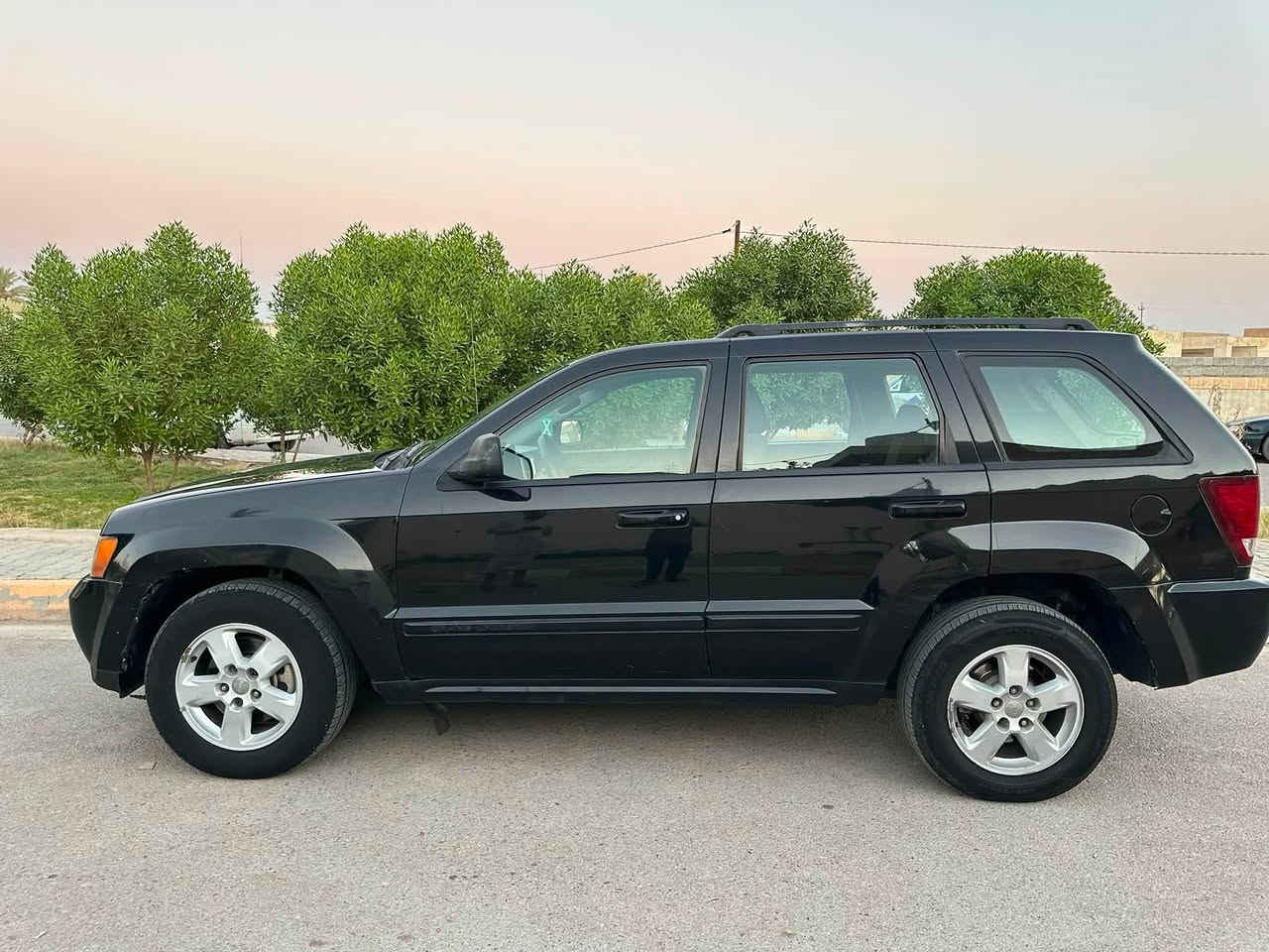 � للبيع أو المراوس بأحدث 🚨
🖤 Jeep Laredo 2008 🖤
لون أسود — 🔥

✅ 4 قطع صبغ — بدون دواخل
✅ الكير شرط
✅ المحرك شرط
✅ التبريد شرط
✅ الكهربائيات كلها شرط
✅ الصدر 80%
✅ سيرفس جديد قبل كم يوم 🔧
✅ السيارة بأسمي
✅ السنوية نافذة الى 2028 📄

📍 الموقع: المنصورية – ديالى

***********
