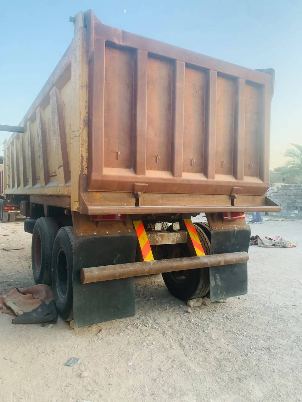 ياالله للبيع عربانه علم بيم جبر دناكير 16 
ونج خمسينيه تخم تاير 24 كفاله ونضيفه 37 متر 
مكاني البصره رقمي *********** السعر اتصل
