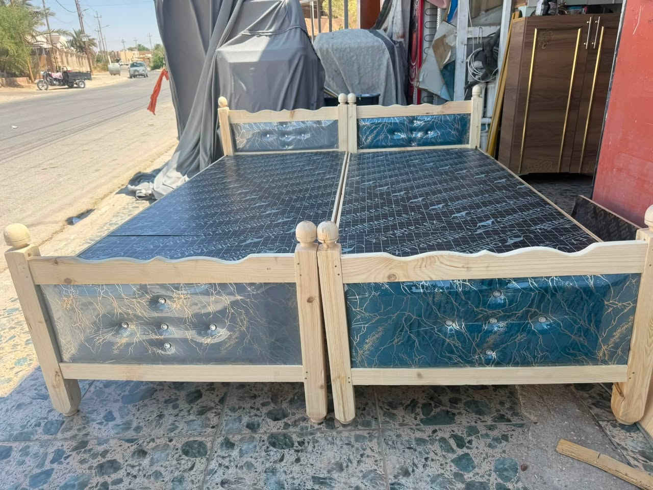 من رخص أدمن موافقه
وصول كميات خير من الله من جرابي نفر سعر فقط 50 ألف 

تجي 5 تقويات من جوه+ خشب بلوك اسود درجه أولى 

يجي عرض84 وطول مترين من خارج 

العنوان رأوه معرض هيثم واخوانه 

مقابيل داىره ماء

يوجد خدمه توصيل أسعار كلش مناسبه

*********** بي وتساب
