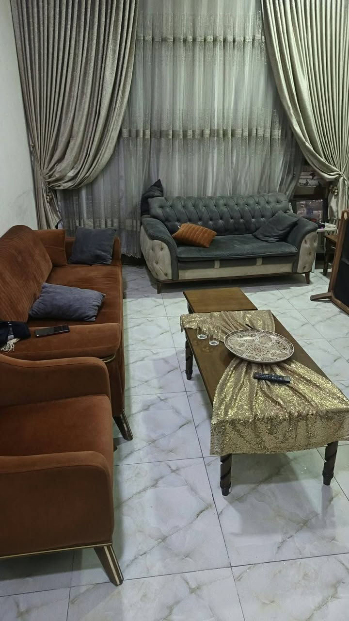 🏠 بيت بناء حديث للبيع – 2024
📍 الموقع: بغداد – الكرخ – حي الإعلام / الري
📐 مساحة البناء: 100 م²
🚪 مدخلين
🛋️ صالة
🍳 مطبخ
🛏️ 3 غرف نوم
🚗 كراج مجاور وملاصق للبيت بمساحة 50 م²

✨ بناء حديث سنة 2024، موقع مميز ومناسب للسكن.

📞 للاستفسار والتواصل:
***********
***********
