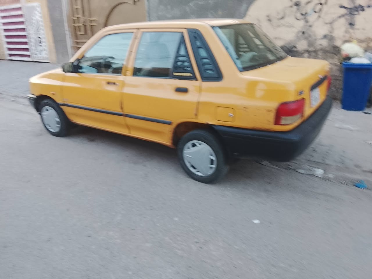 سلام عليكم سايبه للبيع موديل 11 بيه جاملخ تبديل بدون دواخل محرك وكير وشواصي شرط كفاله تبريد شغال مصفره هيه وغرامات رقم نكليزي تحويل مباشر مكان كربلاء سعره 19 وبيه مجال قليل ***********
