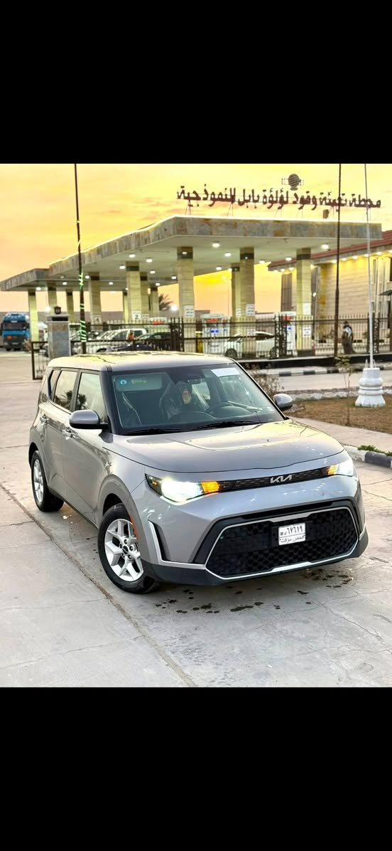 Kia Soul 2023
السلام عليكم 
للبيع صول 2023
حادث شبر بالباب صبغ فقط 
بدون دواخل بدون تبديل بدون ايرباك 
حجم المحرك 2,000 دوش
السعر 140 وبيها مجال بسيط
صور الحادث موضحه داخل المنشور 
للاستفسار الاتصال على الرقم 
*********** بغداد, العراق
