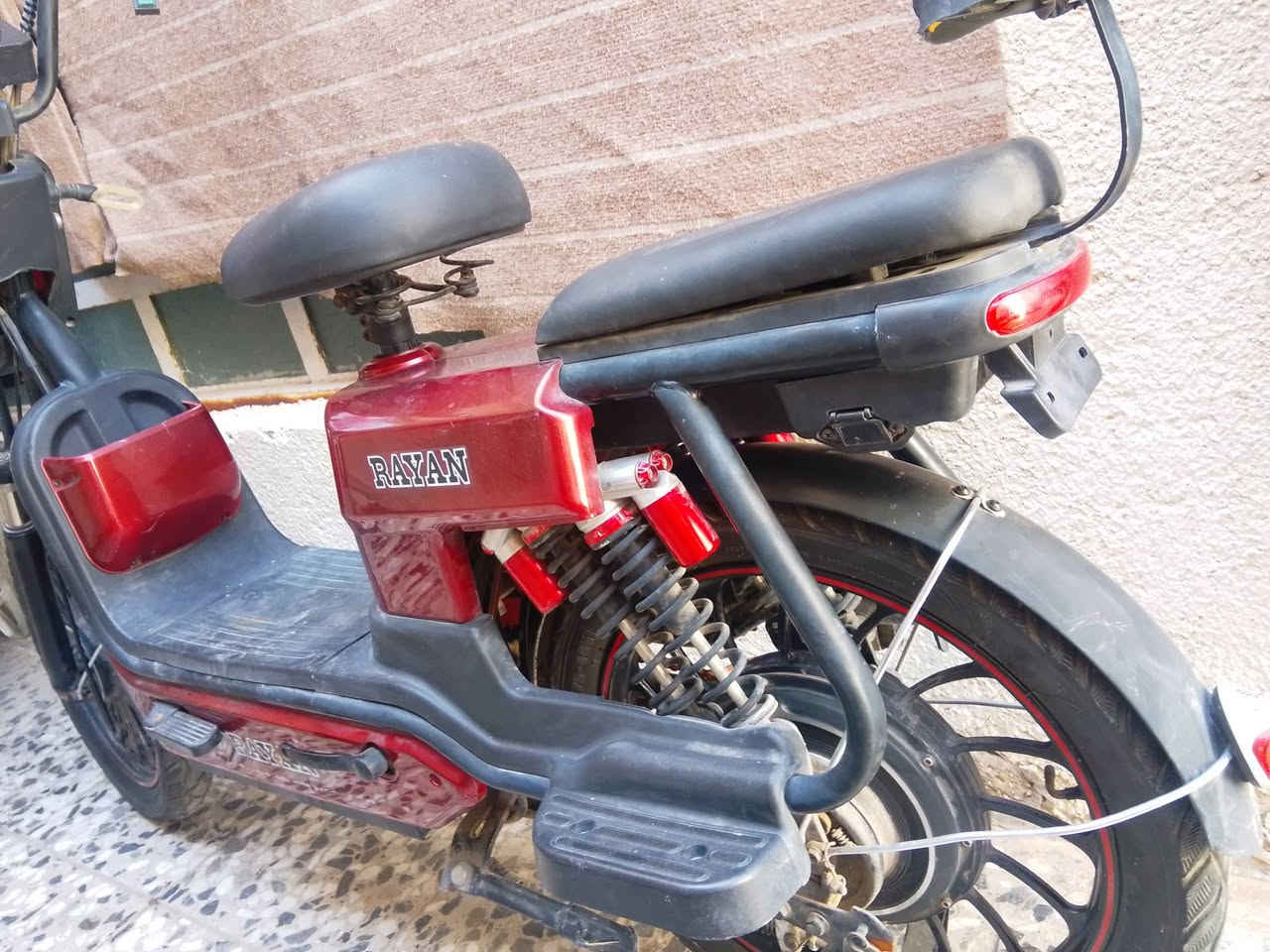 للبيع دراجه شحن نظيفه كلش تحتاج فقط بطاريات..السعر 250
العنوان نجف ميلاد فاو 
***********
