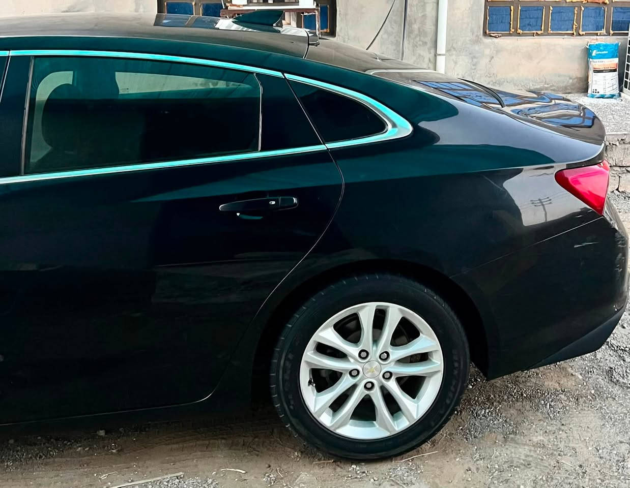 ماليبو موديل 18محرك1500تيربو بلكارتون كير شرط صدر جديد تخم تاير تبريد ثلج رقم بغداد تحويل مباشر الضرر قطعه وحده السياره جديده حيل ماشيه 130الف السعر90 وبيها مجال ***********
