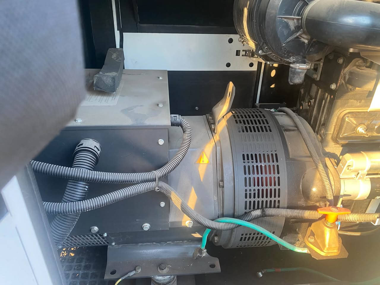 للبيع مولد بيركنز صيني 75 kv السعر 45 ورقة بيها مجال المكان واسط الكوت للاستفسار الاتصال على الرقم ***********@
