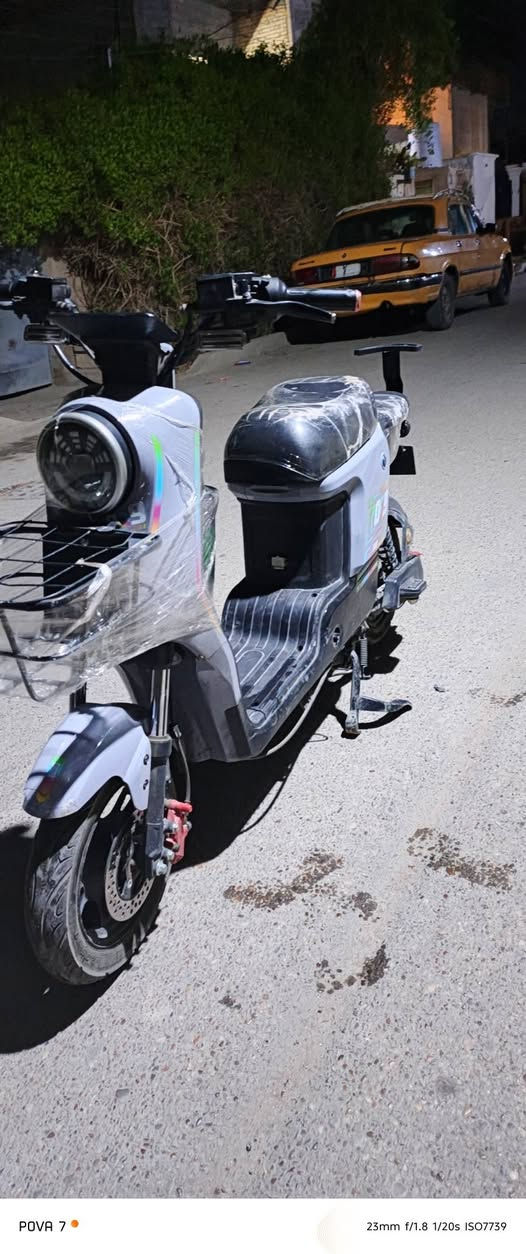 دراجه شحنR900 بطاريات عل فحص نضام بك منفذ يوسبي مسجل بلوتوث لايت عالي وناصي هورن اشاير سكن نشرات كهربايات كلها شغاله جديدة منزلها من الشركه الوصل موجود سعر 275وبيها مجال مكان بغداد خلف سيطرة الشعب رقم ***********

نص مكتوب في الصور:
- POVA 7 • 23mm f/1.8 1/17s ISO8578
