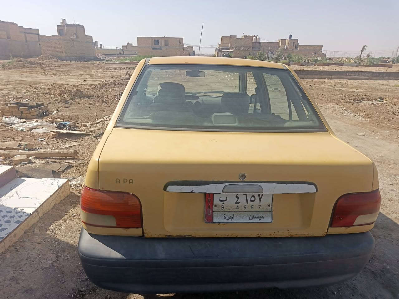 سيارة سايبة للبيع كلشي نضيف محرك گير... 15 ورقة وبيهه مجال  ***********
