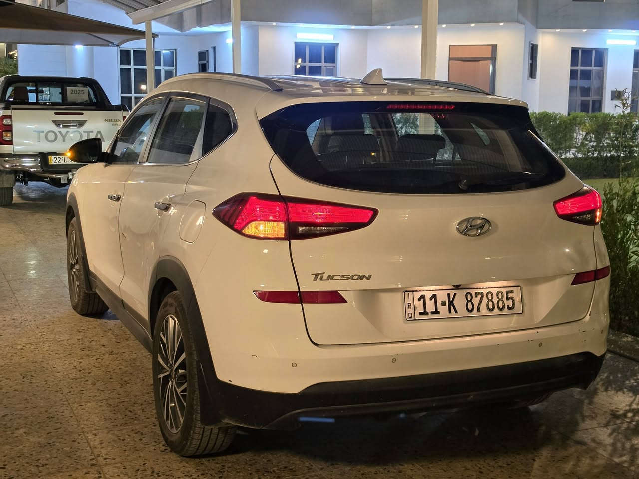 🚘 هيونداي توسان 2020 خليجي  نص فول مواصفات
ماشيه 130 الف كيلو
⭐️السعر 176 ورقه وبيها مجال للشراي
للاستفسار ***********
📍 الموقع: بغداد – الدورة
🔹 رقم بغداد – باسمي مباشرة
🔹 فحص وسنوية جديد هزه جديده 
🔹 سيارة نظيفة فقط طخة بلباب ورصعة بالجاملغ

⚙️ المواصفات:
✔️ محرك 2000 سي سي
✔️ بصمة تشغيل + أبواب
✔️ كشنات أمامية كهرباء
✔️ حساسات أمامية وخلفية
✔️ شاشة كبيرة + كاميرا 360
✔️ شاحن موبايل وايرلس
‏✔️ LED حاجب
✔️ ويل كبير
✔️ قطعتين تبريد
✔️ مراية شفط
✔️ هندبريك يدوي
