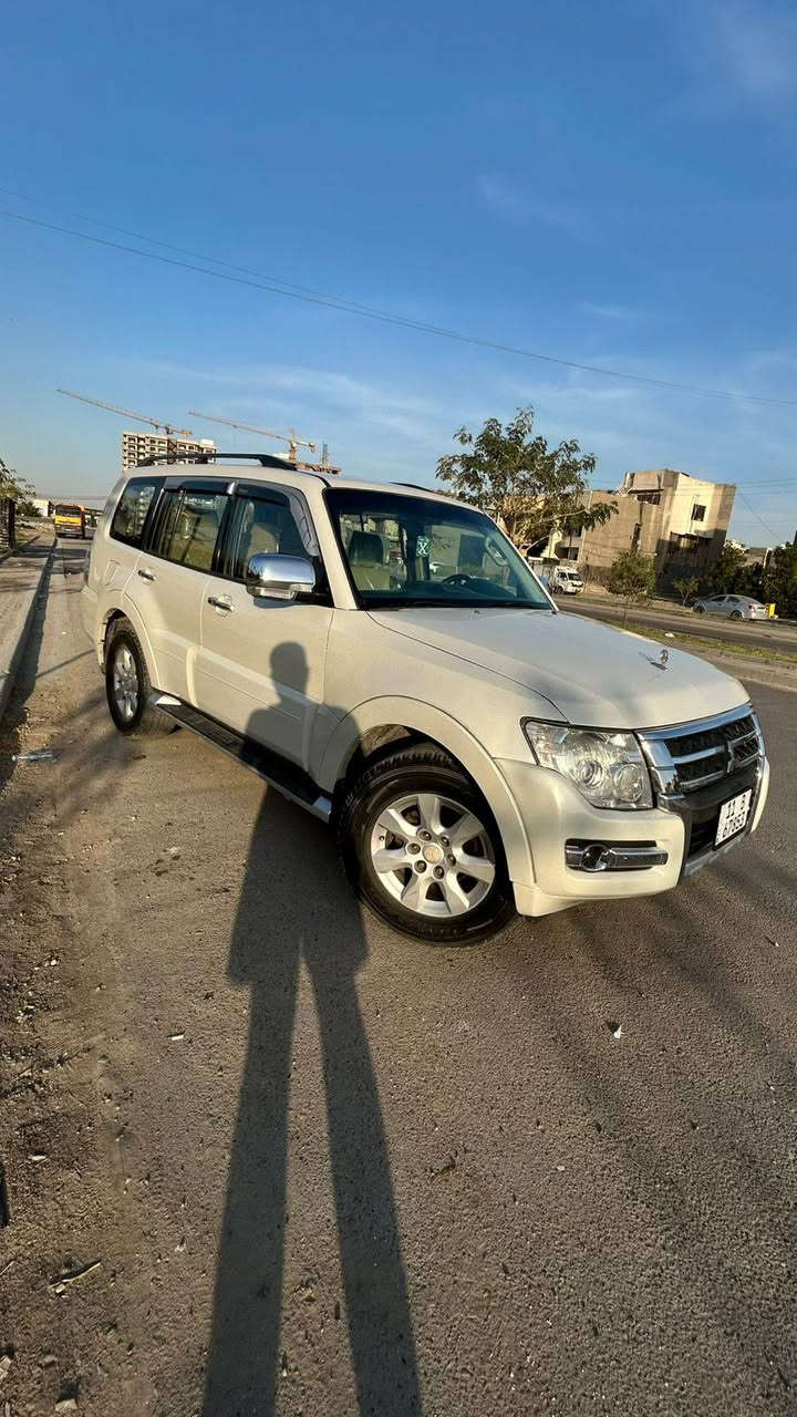 سلام عليكم باجيرو ١٠ حبتور فول موصفات للبيع او مراوس بيه جاملغ الامامي صبغ بدون دواخل السعر ١٣٦ 
ماشيه ١٥٨
***********

