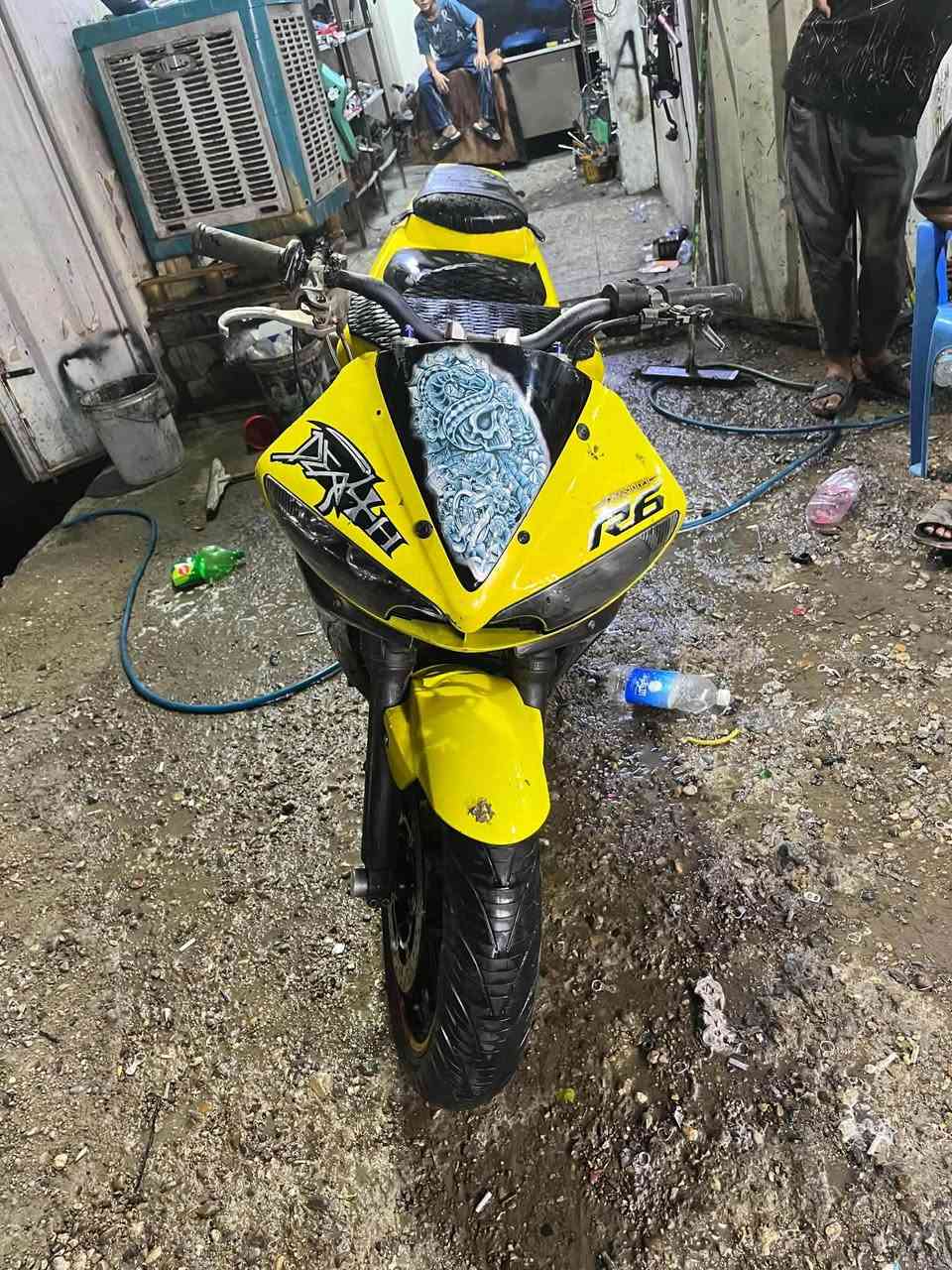 ار سكس R6 مكينه 1000cc لدراجة طفت واني امشي ونتركت شهر كامل كلشي بيها جديد لسعر (600) تره ماكو هيج سعر بس لين محتاج عليها كوم حديد لدراجة مكاني بغداد مدينة لصدر قطاع 21.       ***********

