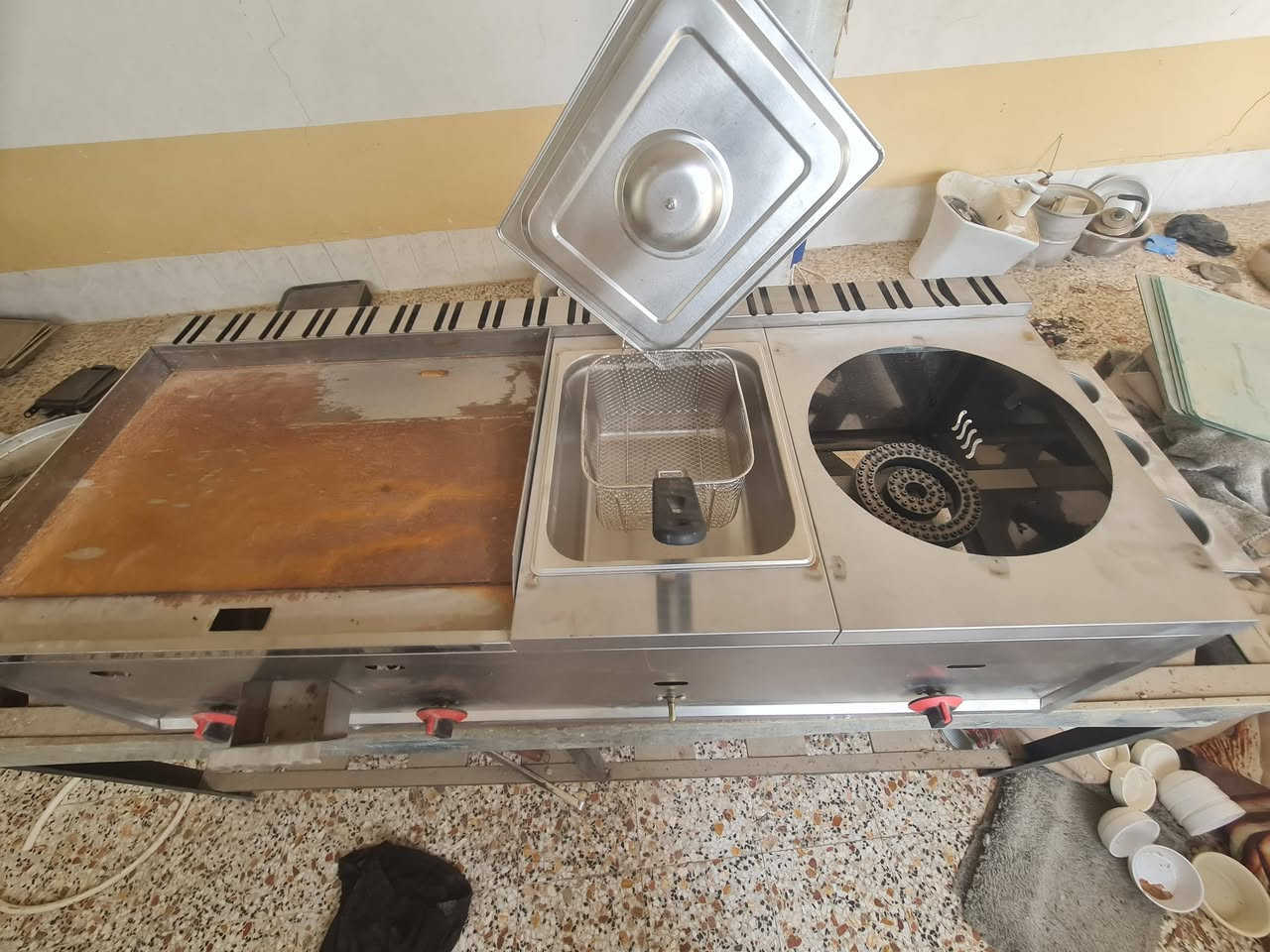 طباخ خمس عيون وكريل همبركر وحماية طعام ومثررامة لحم ديوانية دغارة ***********
