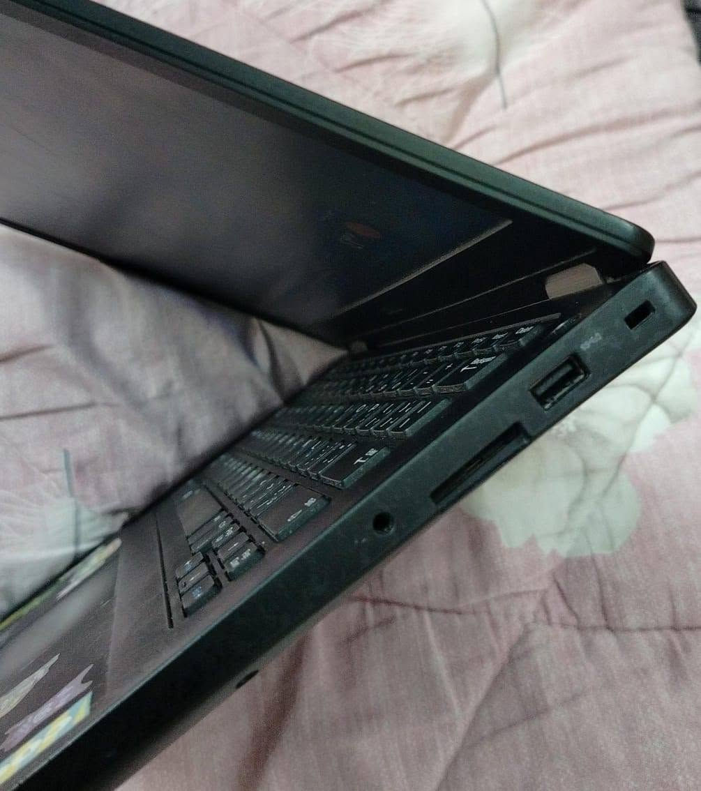 📌 المواصفات:
الموديل: Dell Latitude E5470
المعالج: Intel Core i5-6440HQ @ 2.60GHz (الجيل السادس، فئة الأداء العالي)
الرام: (8GB)
التخزين (الهارد): 256
نظام التشغيل: Windows 10 IoT Enterprise LTSC (افضل نسخة واكثرها استقرار وخفة)
الكيبورد: عربي / إنجليزي
المنافذ المتوفرة: HDMI للربط على الشاشات، VGA، منافذ USB، منفذ إنترنت (LAN)، وقارئ بطاقات ذاكرة (SD Card).
📌 حالة الجهاز:
اللابتوب نظيف وشغال 100% كما موضح بالصور.
السعر 225 وبي مجال 
***********
