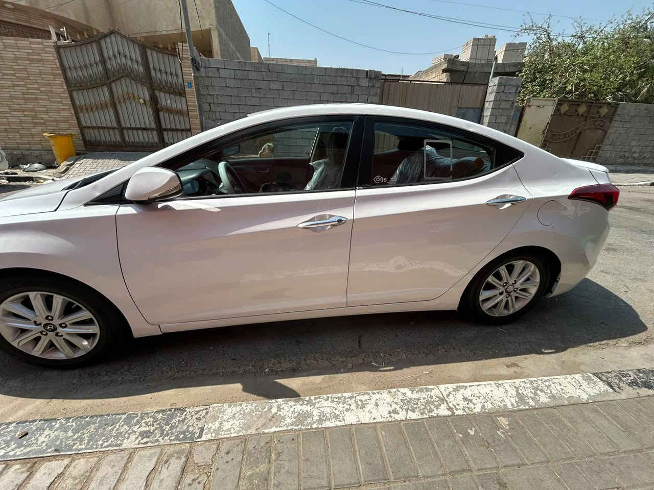 النترا  ١٥ خليجي حداده جديده تخم تاير منضومه تبريد.جديده  بيها ٣ قطع  لايت زنون سياره جاهزن محرم وكير بلاد ١٢٣.     لايوجد نت تصلل ***********
