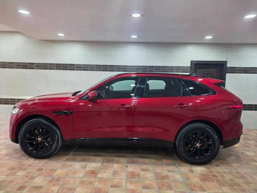 جاكوار اف بيس شكل فيس ليفت (jaguar f-pace P 250 AWD)
موديل:2021
لون:ماروني 
الممشى: 37الف
1. فتحة بانوراما
2. كشينات تبريد و تدفئة
3. مقاعد وستيرن تدفئة وكهرباء
4. خمس كاميرات 360 درجة
5. تحديد مسار وسرعة
6. حساسات 360 فل
7. رادار أمامي و خلفي
8. سيستم آيفون وأندرويد (كار بلاي)
9. نظام المفتاح الذكي ودخول تلقائي
10. نظام تبريد وتدفئة تلقائي
11. بلاجكتور
12. لايتات زينون
13. مقاعد قيادة متعددة
14. نظام إطفاء ذكي
15. مرايا كهرباء وشفط و نقاط عمياء
16. مقاعد خزن مموري
17. شاحن موبايل وايرليس
سيارة وارد أمريكي اثنين سويج بدون دواخل جميع ايرباكات سليمة حادثة بابين صبغ مع قطعة كلير من امريكا صور حادث موجودة في بوست
سعر:26.500$
مكان سيارة أربيل
*********** أربيل, العراق
