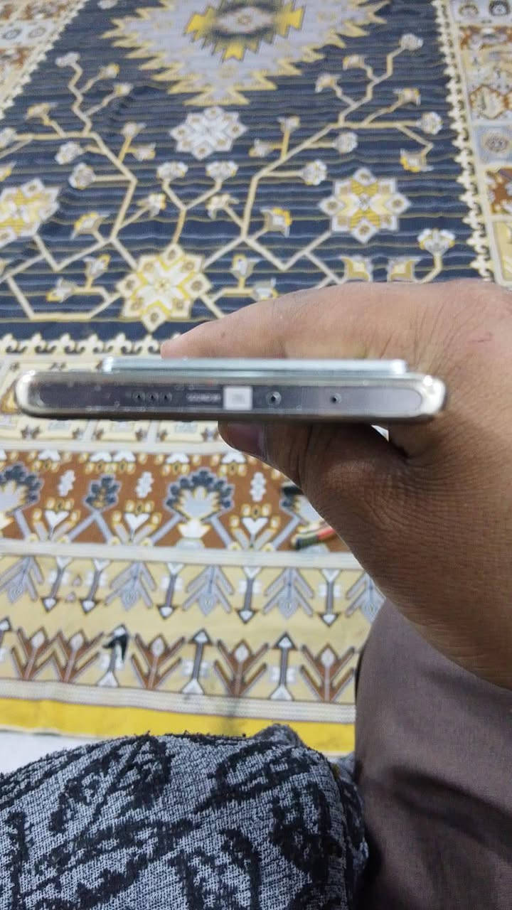 السلام عليكم جهاز انفنكس نوت 40 شاشه منحنيه جهاز نظيف مقفول كفاله عامه سعر مناسب السعر***********
