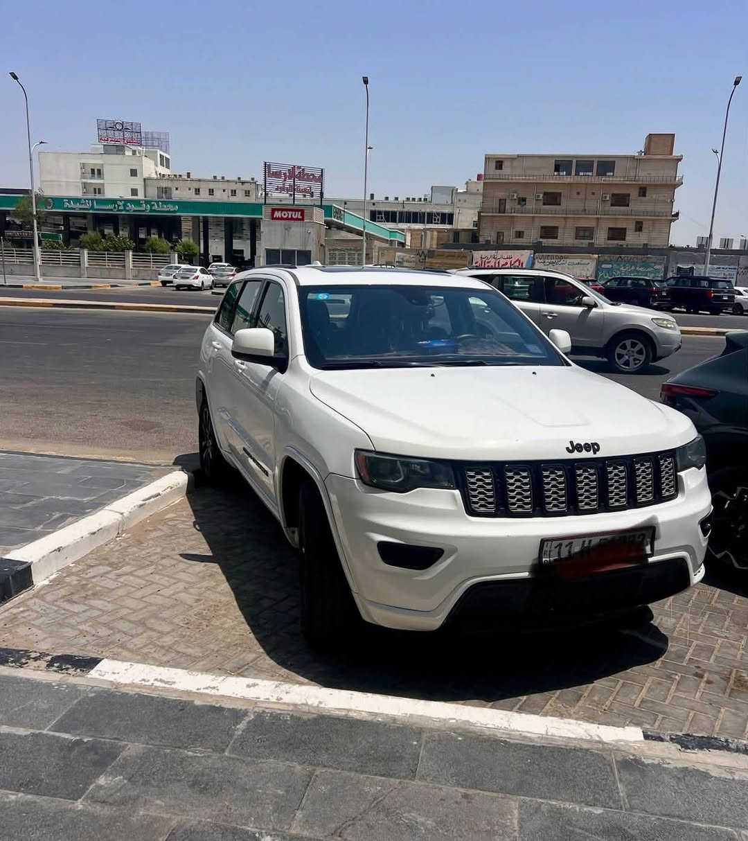 السلام  عليكم ورحمة الله وبركاته

‏‎‏‎       ——— لـلـبـيع  -----

جيب گراند شيروكي - Jeep Grand Cherokee

‏‎‏‎وراد امريكي .     —    

‏‎‏‎الموديل           —  2019

فئة.                 —    لاريدو 

حجم المكينه   —     3600/ V6

‏‎‏‎اللون               —     ابيض     

‏‎‏‎المسافه المقطوعه — 95000 ميل

‏‎‏‎حاله السياره.    —    ( حادث كلش خفيف موضح بالصور )

‏‎‏‎المواصفات 

‏‎‏‎- بصمة تشغيل 

‏‎‏‎- بصمة أبواب 

‏‎‏‎-تشغيل عن بعد 

-رادار خلفي 

‏‎‏‎-كشنات جلد اسود

- شاشه ديجتال 

-اشاره بالمرايه 

-حساس  خلفي 

‏‎‏‎-شاشه كبيره تدعم نظام الأبل كار باي ونظام الاندرويد

-شاشه عداد ديجتال

-فتحت سقف  

‏‎-دبل اكسل 

‏‎-اوتو ستوب

‏‎-وضعيات قياده 

‏‎‏‎-كشنات تدفئة

-ستيرن تدفئة 

‏‎-صندوق كهربائي 

‏‎‏‎-كرسي السايق والراكب بحركة كهربائيه 

‏‎‏‎-تحكم ستيرن جهتين 

‏‎‏‎-تحديد سرعه 

‏‎‏‎-مانع انزلاق 

‏‎‏‎-ليد نهاري

‏‎‏‎-كامره خلفيه دواره 

‏‎‏‎باقي المواصفات المعروفه 

‏‎‏‎السعر            — 235 ورقة وبيه مجال 

‏‎‏‎رقم السياره    — بغداد 
‏‎‏‎موقع  السياره — بصرة

‏‎‏‎للأستفسار.     — *********** واتس اب

نص مكتوب في الصور:
- 2020 - IAA 000-27138146 - 02/07/2020 - IAA 000-27138146 - 02/07/2020 - IAA 000-27138146 - 02/07/2020 - IAA 000-27138146 - 02/07/2020 - IAA 000-27138146 - 02/07/2020 - IAA 000-27138146 - 02/07/2020 - 000-27138146