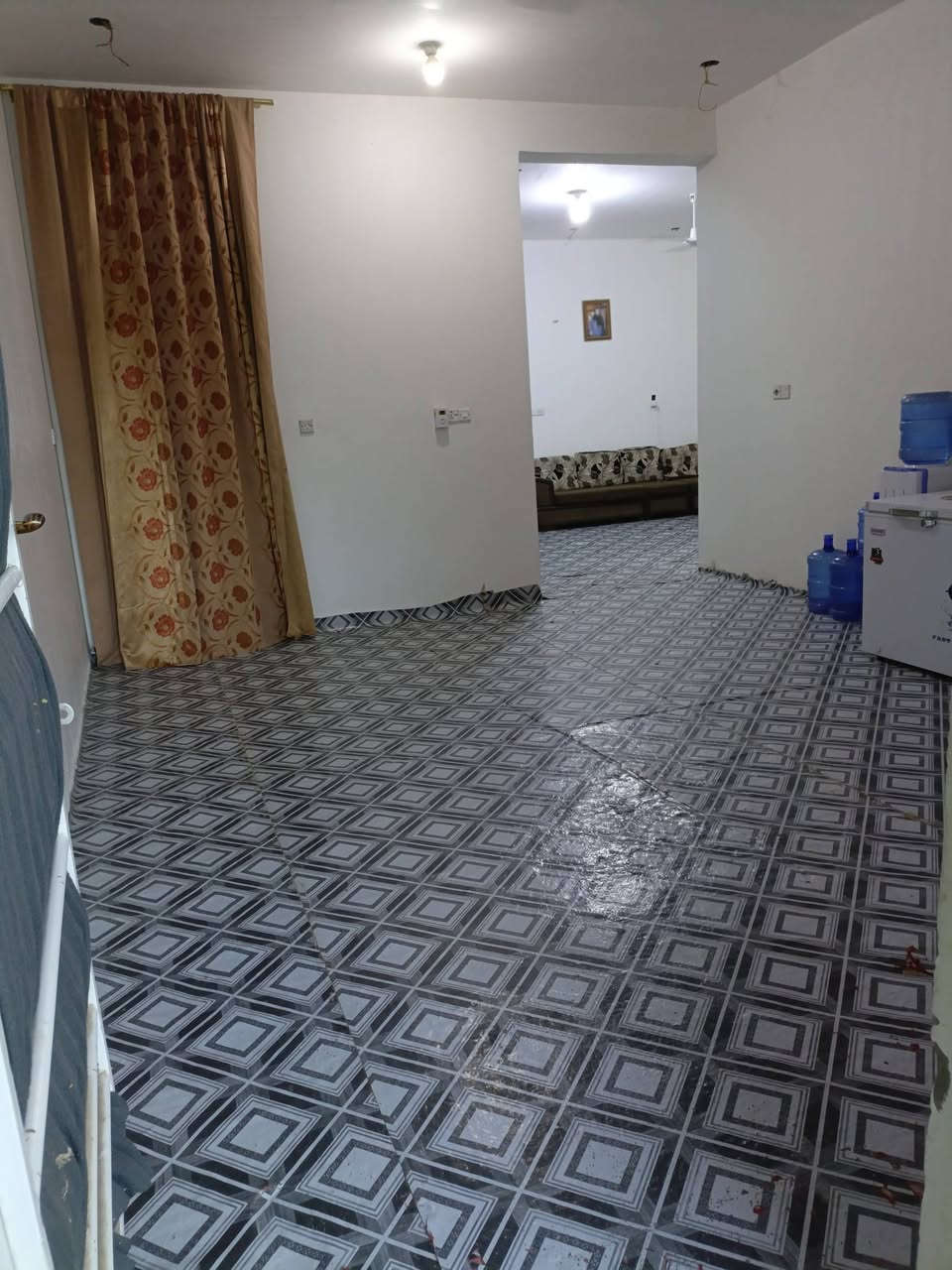 بيت للبيع
منطقه حواس منطقه الجشعم 

المساحه 350متر 

يحتوي /اربع غرف نوم /اثنين من الغرف سويت 

يحتوي على استقبال /و صاله عدد 2/

مطبخ حار مع بارد يحتوي على اربع حمامات 

حديقه كبيره 

بناء درجه اولاه طابوق ماعدا الطابق الثاني 

بناء جديد قريب على شارع العام

الاستفسار ***********

***********

