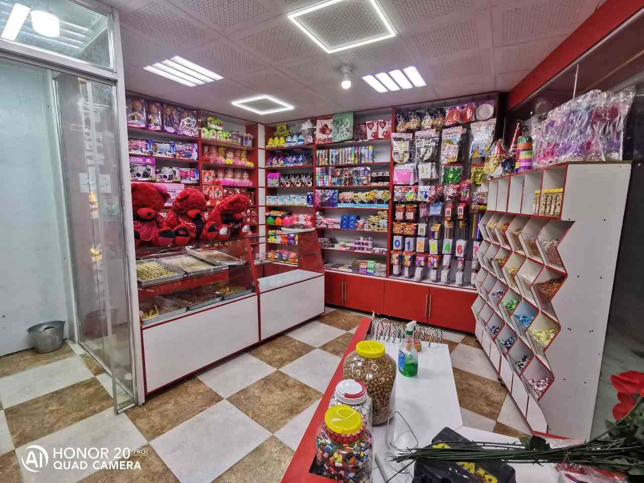 ديكور المحل للبيع الموقع الديوانيه الحمزة الشرقي ***********
