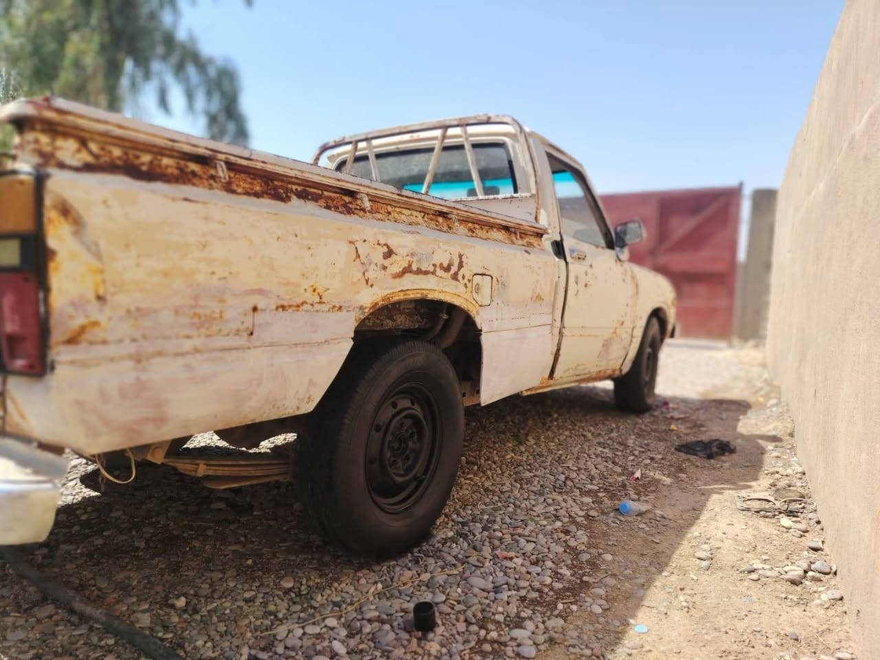 السلام عليكم ورحمه الله متاح ثمانينيه جاده للبيع رقم تاميم مميز وبطاقة بنزين وشرط التحويل والوكاله 
محرك جديد گير عادي جديد تبريد شتوي 
تدفئه صيفيه شاصي جديد بدون خياس اكسل جديد 
والگشر شوف العين بيه بعظ الحزاز ولكن بدون خياس 
وتخم تاير فوگ نص العمر وباتري جديد 
دوشمه جديده وكافي خلصن المواصفات 
خابر وتدلل 
 ***********
