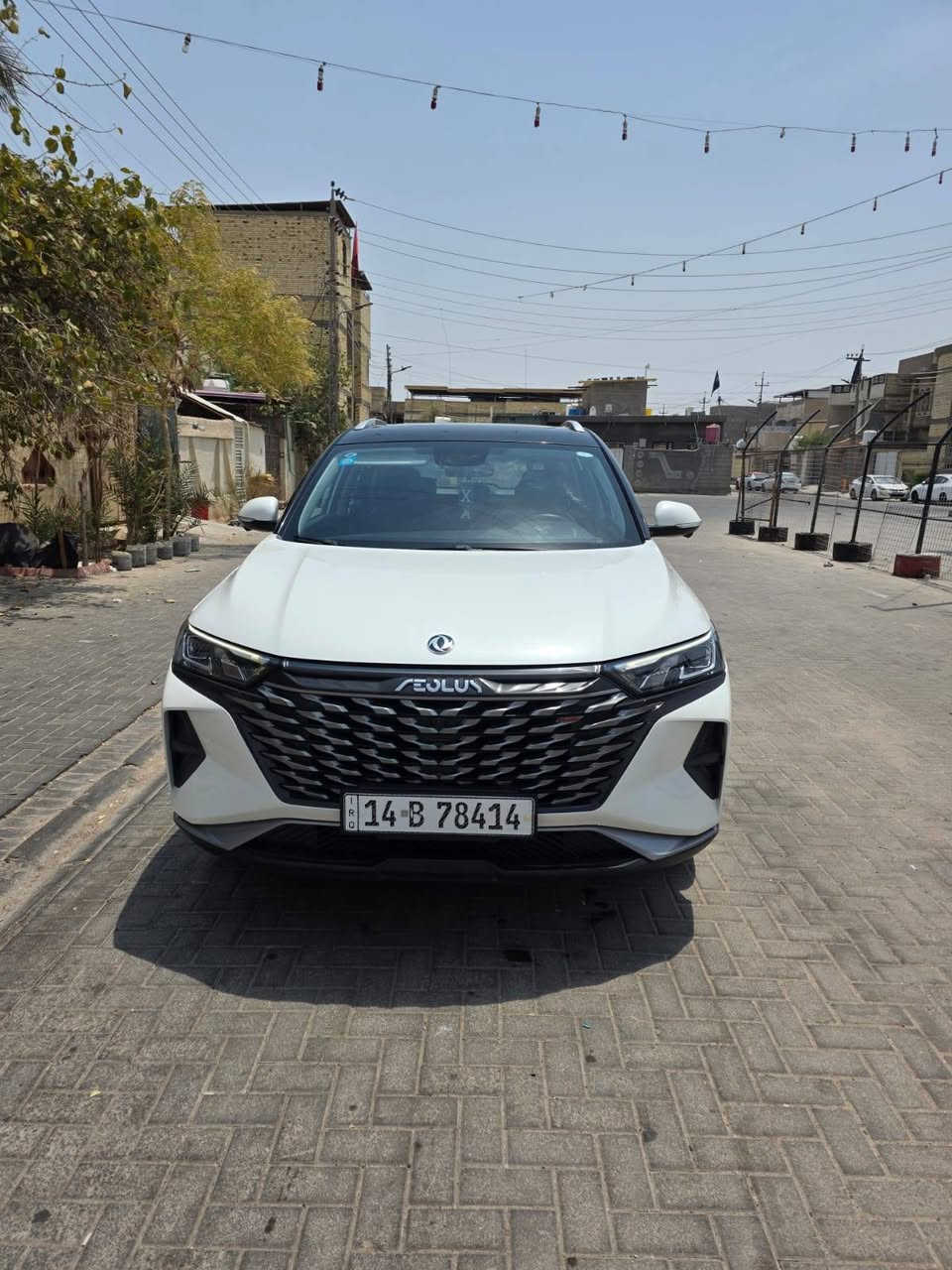 للبيع دونغ فنغ AX7 2023 (Aeolus AX7)
 السعر:   135 ورقه (قابل للتفاوض البسيط)
 رقم البصرة – السيارة باسمي
 الممشى: 45,124 كم  محرك 1.5 لتر تيربو  4 سلندر  دفع أمامي (Two Wheel Drive)  بانوراما  كشنات جلد أحمر مع تبريد للمقاعد الأمامية  شاشة كبيرة  رنكات وكالة  السقف أسود (Black Roof)  السيارة نظيفة جداً والاستعمال شخصي.
ملاحظة:
يوجد حادث سابق خفيف، تم صبغ الجاملغ الأيسر وباب السائق فقط بالكويت، وباقي السيارة بحالة جيدة.
 
ملاحظه
السياره محتاجه تبديل HVAC البوابه مال التدفئه تبريد مكسوره فلاغي التدفئه وانا حاسب حسابه بالسعر ومنزل من سعرها***********

