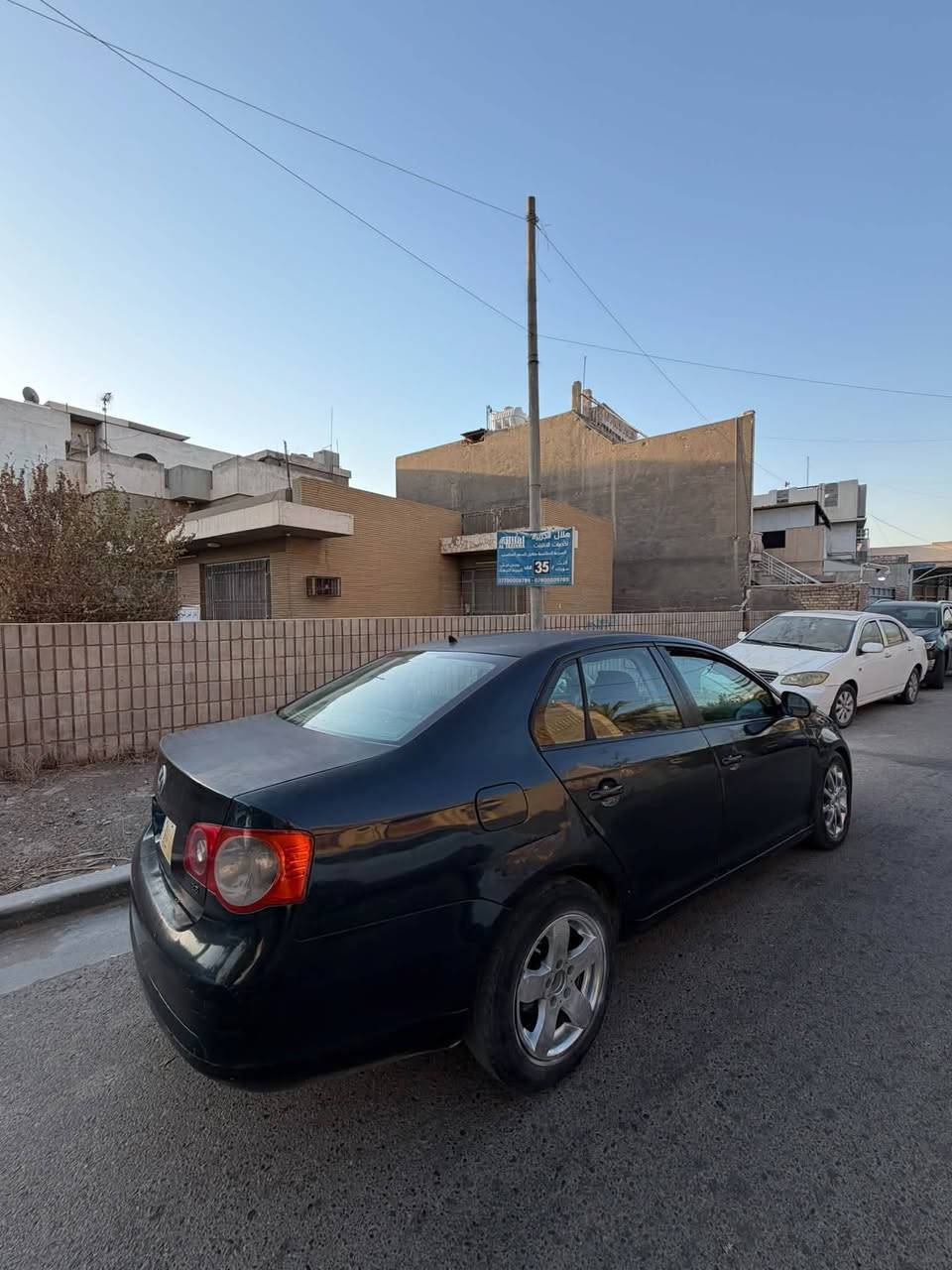 كولف جيتا 2007 بغداد
السعر 49 ورقه وبيها مجال 
المحرك والكبر نضيفات جدا 
محرك حجم 2500 المرغوب 
كير اوتماتيك ورقم بغداد باسمنا 
مصبوغه عام بدون حادث قوي 
تبريد منضومة  كاملة  بس منقص غاز 
متروكه يرادلها ترتيب نواقص بسيطه 
مكاني بغداد المنصور للاستفسار 
***********
